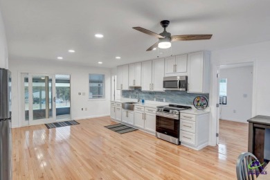 Move-In Ready Bungalow in Reynolds, GA!  BRAND NEW HEAT AND AIR on Reynolds Golf Course in Georgia - for sale on GolfHomes.com, golf home, golf lot