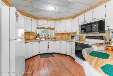 BEAUTIFUL MOVE IN READY HOME! Gorgeous 55+ Gated Golf Course on Brookridge Country Club in Florida - for sale on GolfHomes.com, golf home, golf lot