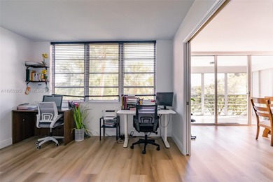 Seller offering up to $10,000 toward buyer's closing costs or on Oaks Country Club in Florida - for sale on GolfHomes.com, golf home, golf lot