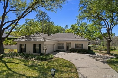 Rare cul-de-sac setting with 3.86 acres of adjoining on Black Diamond Ranch Golf Course in Florida - for sale on GolfHomes.com, golf home, golf lot