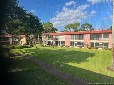 Amazing value in MYCC! This coxy 2 BR/1 Bath retreat has on Monterey Yacht and Country Club in Florida - for sale on GolfHomes.com, golf home, golf lot