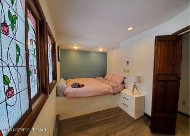 Spacious 4-bedroom, 2.5-bathroom home in Pocono Farms Country on Pocono Farms Country Club in Pennsylvania - for sale on GolfHomes.com, golf home, golf lot