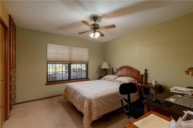 Charming 2-Bedroom Home in a Desirable 55+ Community - Perfect on Howling Trails Golf  in Texas - for sale on GolfHomes.com, golf home, golf lot