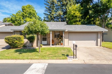 Welcome to this ground-level condo in the desirable Del Mar on Lake Redding Golf Course in California - for sale on GolfHomes.com, golf home, golf lot