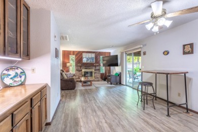 Welcome to this ground-level condo in the desirable Del Mar on Lake Redding Golf Course in California - for sale on GolfHomes.com, golf home, golf lot