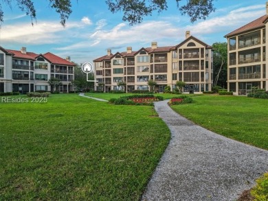 Experience relaxed LowCountry living w/ wide, glistening Skull on Country Club of Hilton Head in South Carolina - for sale on GolfHomes.com, golf home, golf lot