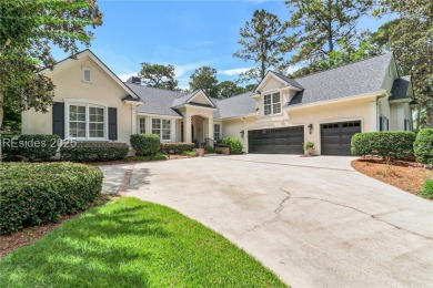 Classic Belfair golf course home - 4 ensuite bedrooms with on Belfair Golf Club in South Carolina - for sale on GolfHomes.com, golf home, golf lot