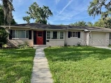 NO HOA!! Nestled in the heart of South Lakeland, this charming on Cleveland Heights Golf Course in Florida - for sale on GolfHomes.com, golf home, golf lot