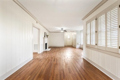 For Sale, Rent at $4,500 or Lease Purchase. This stunning 1941 on Capital City Country Club in Florida - for sale on GolfHomes.com, golf home, golf lot