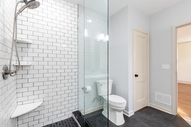 For Sale, Rent at $4,500 or Lease Purchase. This stunning 1941 on Capital City Country Club in Florida - for sale on GolfHomes.com, golf home, golf lot