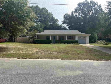 Immaculate turn-key home that is easy to fall in love with! on Tanglewood Golf Club in Florida - for sale on GolfHomes.com, golf home, golf lot