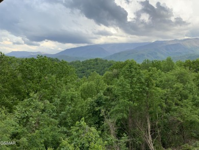 MOTIVATED SELLER!! Bring an OFFER!!! This immaculate cabin on Bent Creek Golf Course in Tennessee - for sale on GolfHomes.com, golf home, golf lot