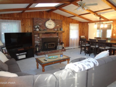 BEAUTIFUL TANGLWOOD LAKES RAISED RANCH AT LAKE WALLENPAUPACK! on Paupack Hills Golf and Country Club in Pennsylvania - for sale on GolfHomes.com, golf home, golf lot