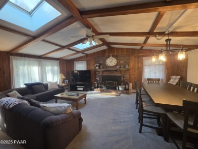 BEAUTIFUL TANGLWOOD LAKES RAISED RANCH AT LAKE WALLENPAUPACK! on Paupack Hills Golf and Country Club in Pennsylvania - for sale on GolfHomes.com, golf home, golf lot