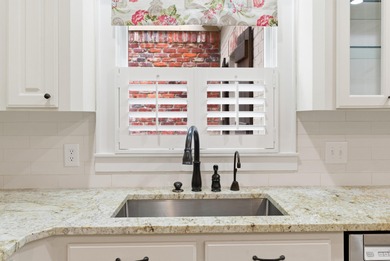 Large custom home in the highly desirable Canebrake subdivision on Canebrake Country Club in Mississippi - for sale on GolfHomes.com, golf home, golf lot