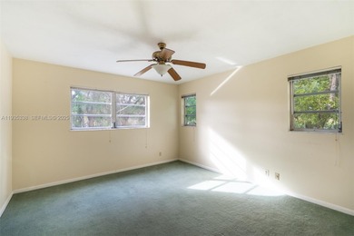 Welcome to this spacious corner 2-bedroom, 2-bath residence on Hollybrook Golf and Tennis Club  in Florida - for sale on GolfHomes.com, golf home, golf lot
