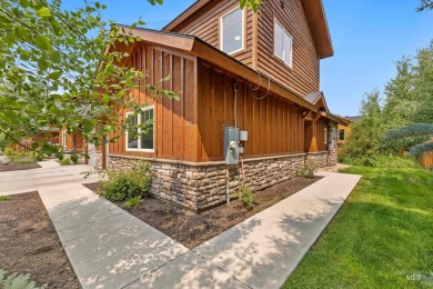 This condo is less than five years old and in perfect condition on McCall Municipal Golf Course in Idaho - for sale on GolfHomes.com, golf home, golf lot