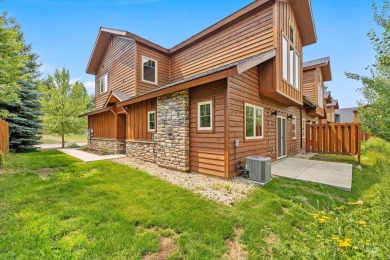 This condo is less than five years old and in perfect condition on McCall Municipal Golf Course in Idaho - for sale on GolfHomes.com, golf home, golf lot