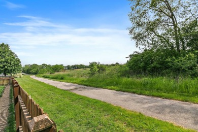 Don't miss out on the opportunity to enjoy easy living in this on Mill Creek Golf Club in Illinois - for sale on GolfHomes.com, golf home, golf lot