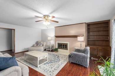 This lovely condo takes the hassle out of home ownership...no on Rolling Hills Country Club in Kansas - for sale on GolfHomes.com, golf home, golf lot