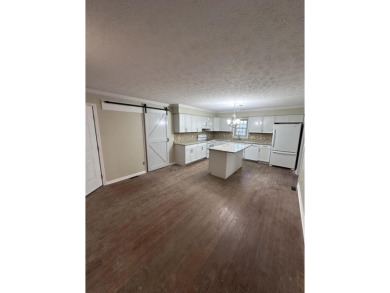 Owner has just updated this house, new cabinets and granite on Longview Golf Club in Kentucky - for sale on GolfHomes.com, golf home, golf lot