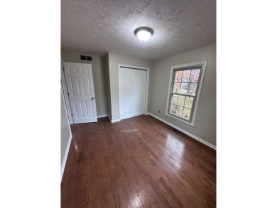 Owner has just updated this house, new cabinets and granite on Longview Golf Club in Kentucky - for sale on GolfHomes.com, golf home, golf lot