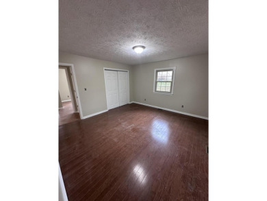 Owner has just updated this house, new cabinets and granite on Longview Golf Club in Kentucky - for sale on GolfHomes.com, golf home, golf lot