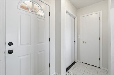 Welcome to golf course living in beautiful Valle Vista, Kingman on Valle Vista Golf Course in Arizona - for sale on GolfHomes.com, golf home, golf lot