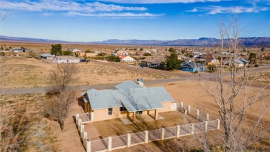 Welcome to golf course living in beautiful Valle Vista, Kingman on Valle Vista Golf Course in Arizona - for sale on GolfHomes.com, golf home, golf lot