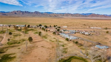 Welcome to golf course living in beautiful Valle Vista, Kingman on Valle Vista Golf Course in Arizona - for sale on GolfHomes.com, golf home, golf lot
