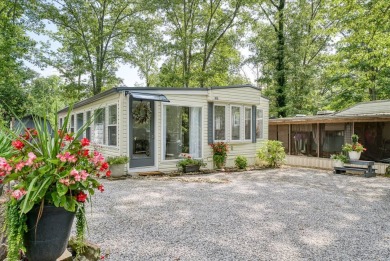 This spacious Park Model in Holiday Out had been completely on Lake Tansi Village Country Club in Tennessee - for sale on GolfHomes.com, golf home, golf lot