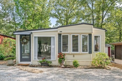 This spacious Park Model in Holiday Out had been completely on Lake Tansi Village Country Club in Tennessee - for sale on GolfHomes.com, golf home, golf lot