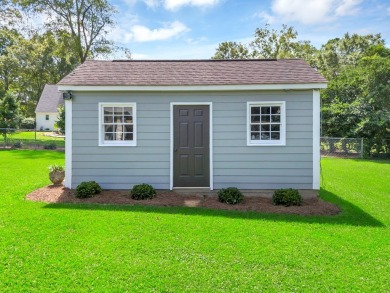 Lovely Family home in popular Doublegate. 4Br's 3.5 baths on Doublegate Country Club in Georgia - for sale on GolfHomes.com, golf home, golf lot