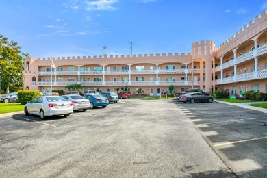 Light, Bright & Beautiful Top-Floor Corner Home in On Top of the on On Top Of The World Golf Course in Florida - for sale on GolfHomes.com, golf home, golf lot