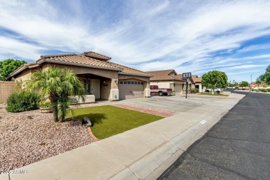 Charming 4-bed, 2-bath SINGLE LEVEL  North/South Facing on a on Wigwam Golf  Resort Litchfield Park  in Arizona - for sale on GolfHomes.com, golf home, golf lot