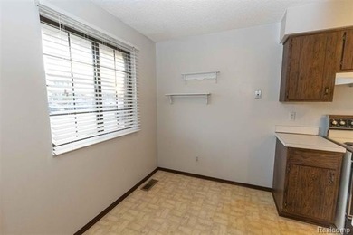 You could start your new year, with your new condo. Clean and on Marysville Golf Course in Michigan - for sale on GolfHomes.com, golf home, golf lot