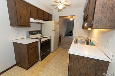 You could start your new year, with your new condo. Clean and on Marysville Golf Course in Michigan - for sale on GolfHomes.com, golf home, golf lot