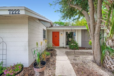 One or more photo(s) has been virtually staged. AGENTS - PLEASE on Sara Bay Country Club in Florida - for sale on GolfHomes.com, golf home, golf lot