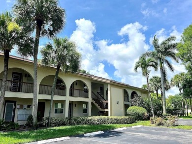 Lovely light  bright 2 bedroom / 2 bathroom corner unit in the on Wynmoor Golf Course in Florida - for sale on GolfHomes.com, golf home, golf lot