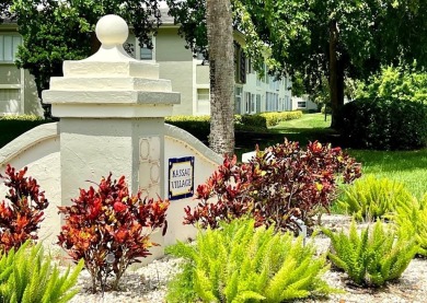 Lovely light  bright 2 bedroom / 2 bathroom corner unit in the on Wynmoor Golf Course in Florida - for sale on GolfHomes.com, golf home, golf lot