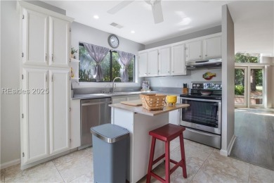Charming 3BR/3.5BA single-family home in sought-after Shipyard on Shipyard Golf Club in South Carolina - for sale on GolfHomes.com, golf home, golf lot