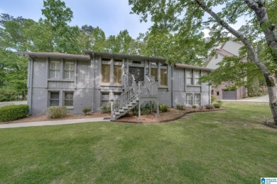 Welcome to this beautiful GOLF COURSE home! This property is on Inverness Country Club in Alabama - for sale on GolfHomes.com, golf home, golf lot