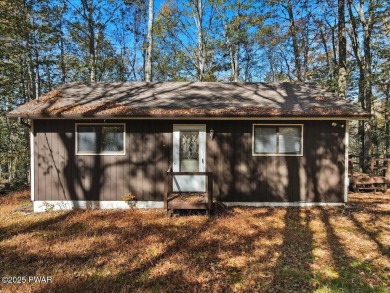 Dreaming of a Pocono escape without the hefty price tag? This on The Hideout Golf in Pennsylvania - for sale on GolfHomes.com, golf home, golf lot