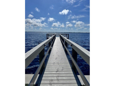 Have you ever Dreamed of Living on an ISLAND? This is an on Riverbend Golf and Country Club in Florida - for sale on GolfHomes.com, golf home, golf lot