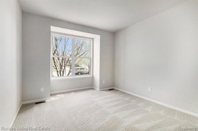 Stunning ranch condo in the Villas of Oceola.  Immediate on Chemung Hills Golf Club in Michigan - for sale on GolfHomes.com, golf home, golf lot