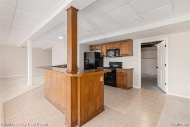 Stunning ranch condo in the Villas of Oceola.  Immediate on Chemung Hills Golf Club in Michigan - for sale on GolfHomes.com, golf home, golf lot