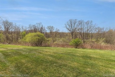 Stunning ranch condo in the Villas of Oceola.  Immediate on Chemung Hills Golf Club in Michigan - for sale on GolfHomes.com, golf home, golf lot
