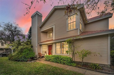 Welcome to this beautifully maintained 2-bedroom, 2 bathroom on Innisbrook Resort and Golf Club in Florida - for sale on GolfHomes.com, golf home, golf lot