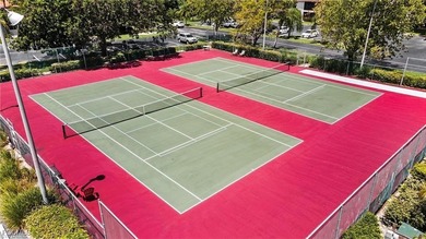 Move-In Ready. Pristine. Priced To Sell. This Beautifully on Golfview Golf and Racquet Club in Florida - for sale on GolfHomes.com, golf home, golf lot