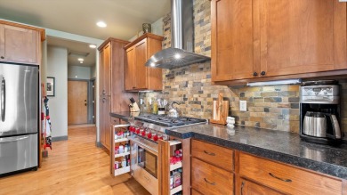 MLS# 285351 Discover luxury living in the vibrant Horn Rapids on Horn Rapids Golf Club in Washington - for sale on GolfHomes.com, golf home, golf lot